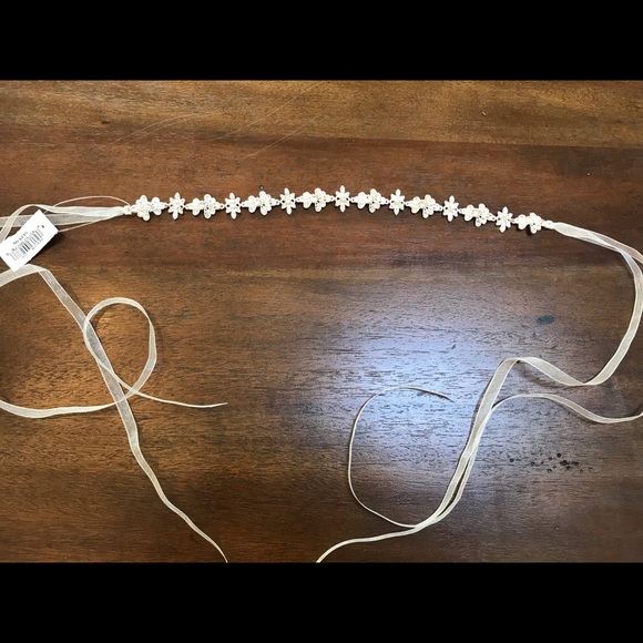 David’s Bridal Crystal Headpiece main image 4